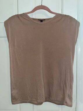 Express Cotton Crew Neck Padded Shoulder Muscle Tee, Medium